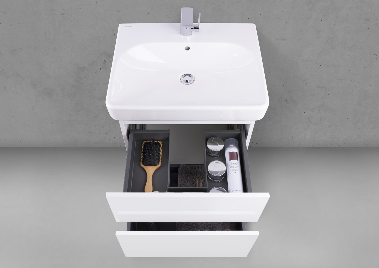 Badmöbel Shape mit Geberit Smyle Square Waschtisch 60 cm, grifflosem Unterschrank und Spiegelschrank